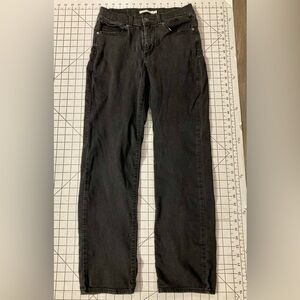 Levi’s Women’s Size 4M (27/30) Black Classic Straight Leg Jeans